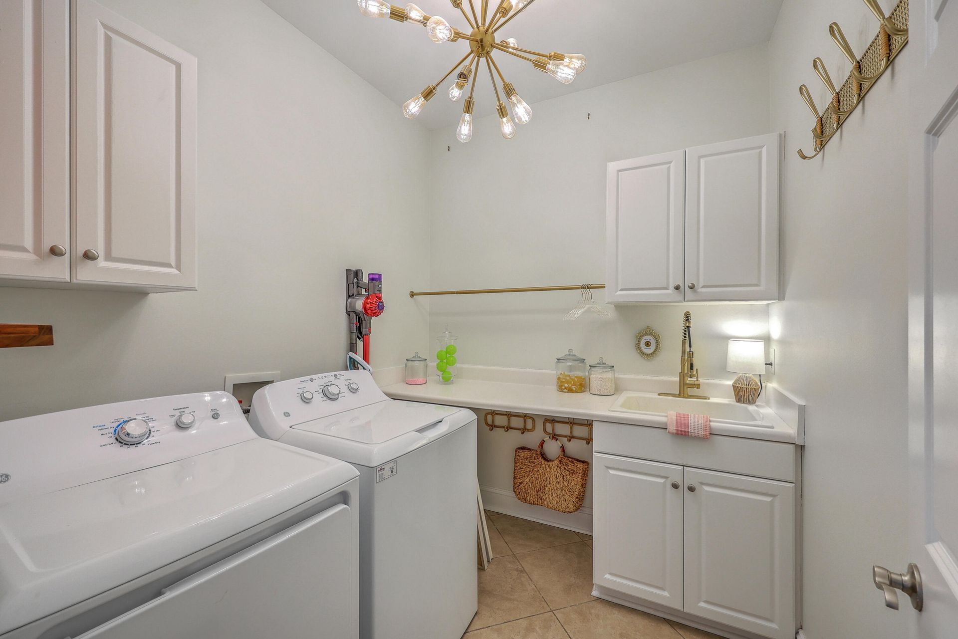8612 Timbermarsh Lane Photo 16