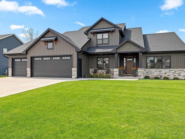 2212 GOBLET LANE, De Pere, WI 54115
