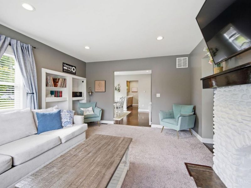 3654 Boomer Road, Green Township, OH 45247 Photo 3