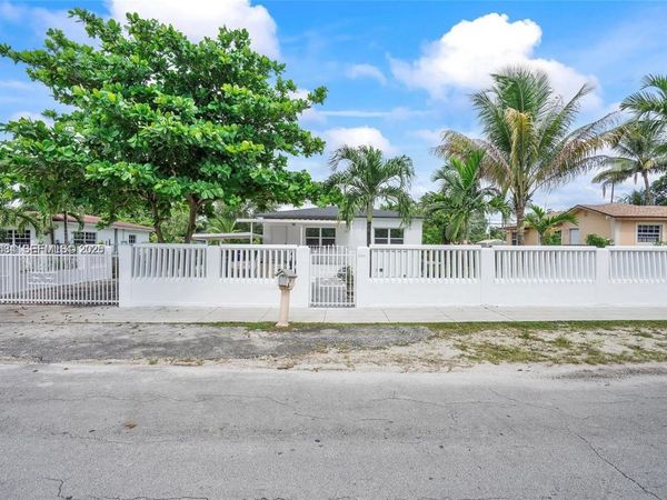 1169 NW 114th St , Miami, FL 33168
