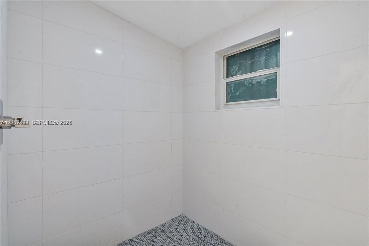 1169 NW 114th St , Miami, FL 33168 Photo