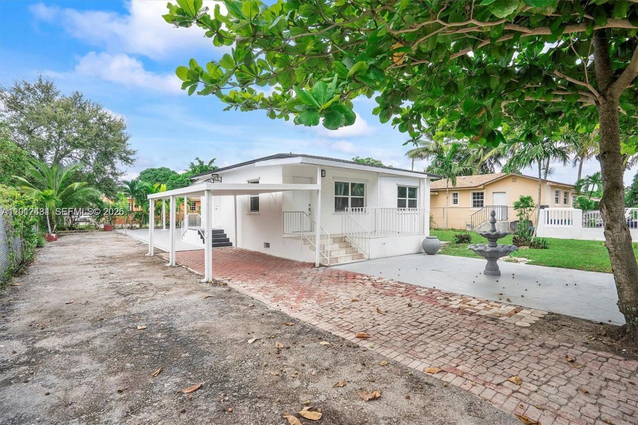 1169 NW 114th St , Miami, FL 33168 Photo