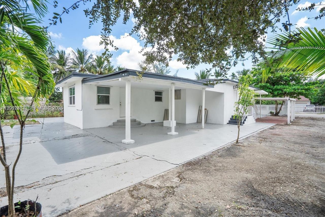 1169 NW 114th St , Miami, FL 33168 Photo