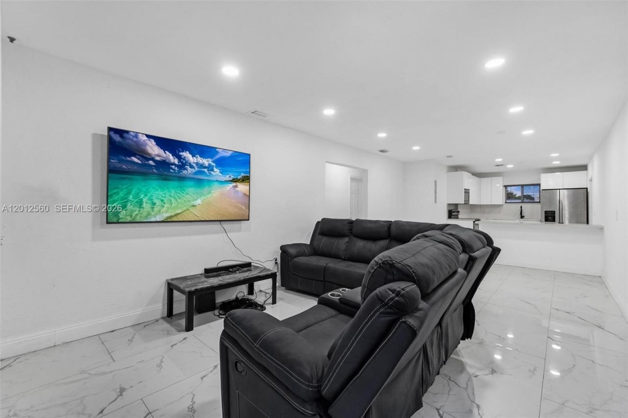 4530 SW 25th St , West Park, FL 33023 Photo