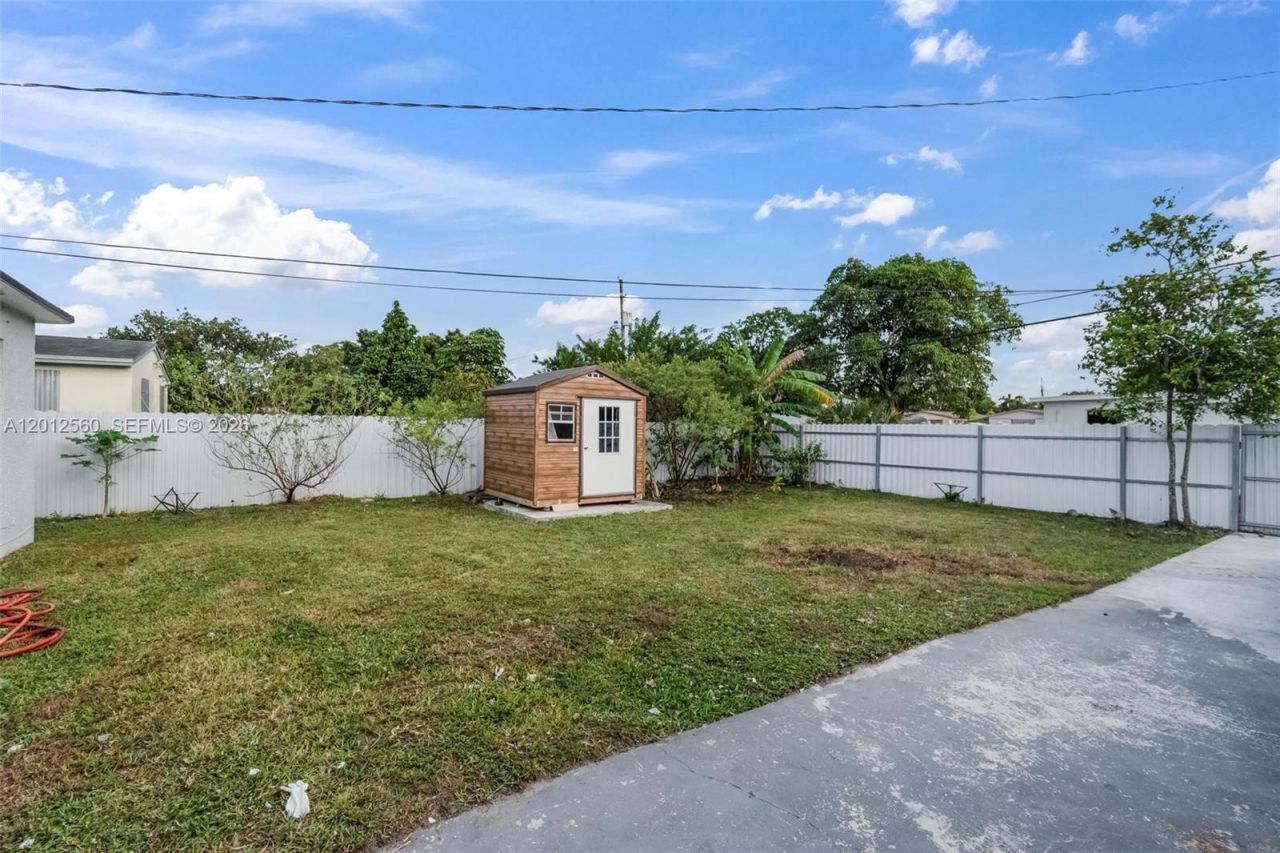 4530 SW 25th St , West Park, FL 33023 Photo