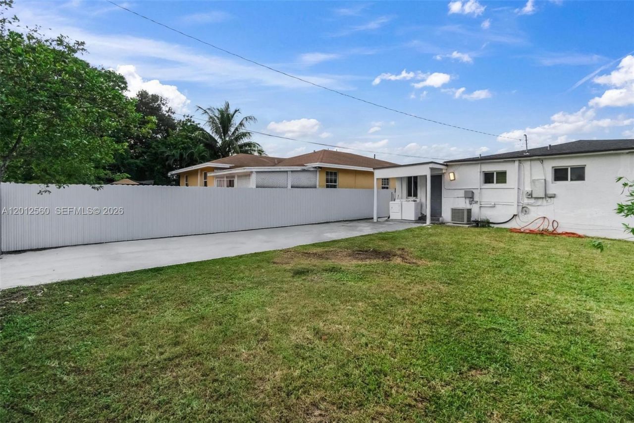 4530 SW 25th St , West Park, FL 33023 Photo