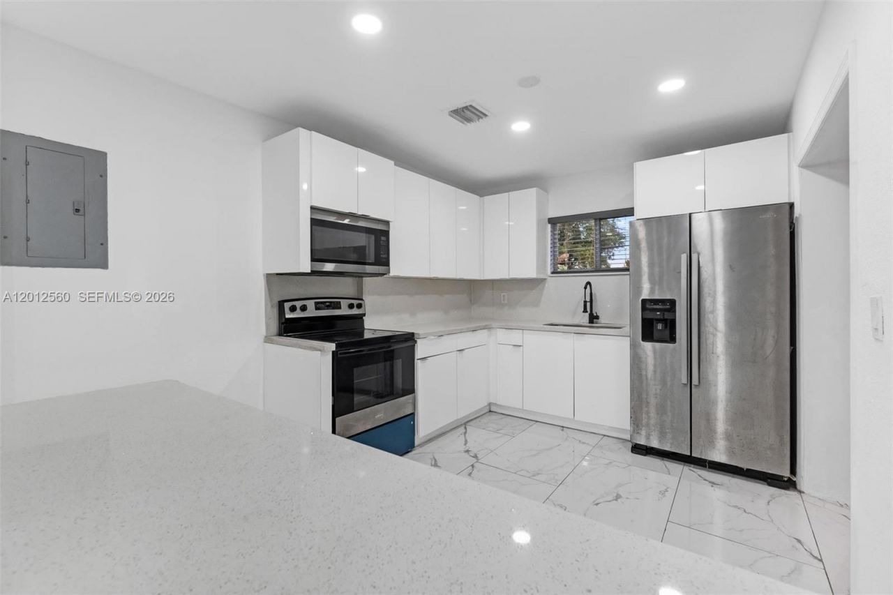 4530 SW 25th St , West Park, FL 33023 Photo