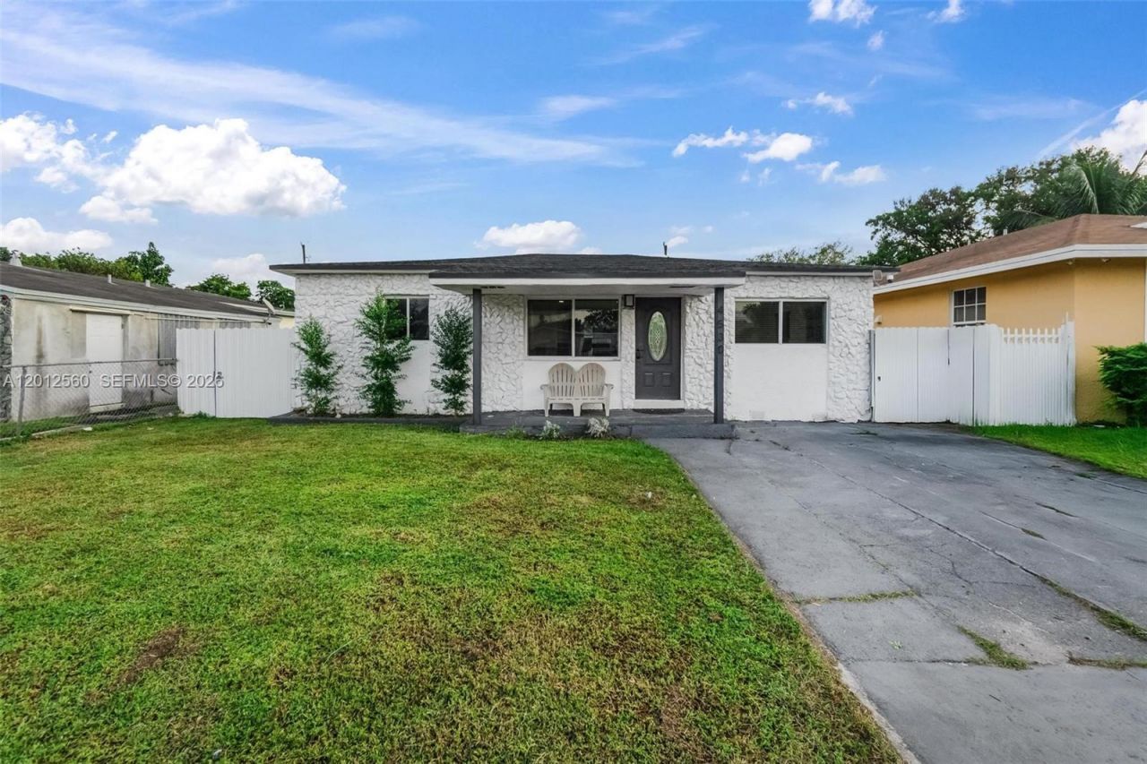 4530 SW 25th St , West Park, FL 33023 Photo