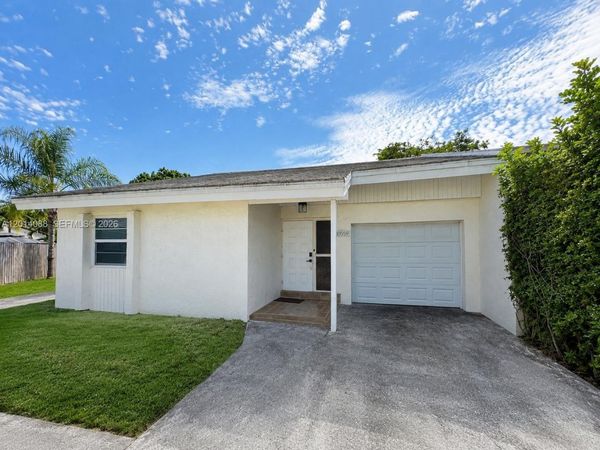 10559 La Placida Dr , Coral Springs, FL 33065