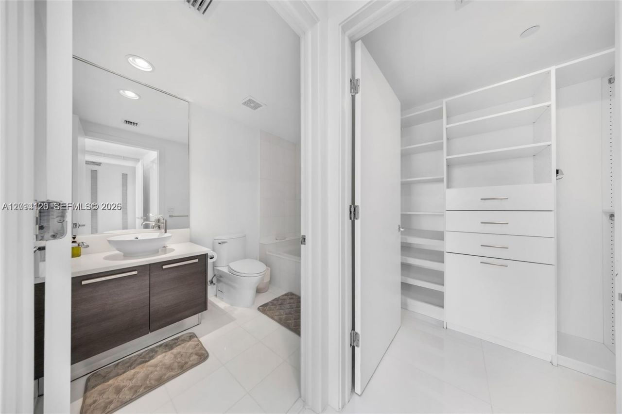 2950 NE 188th St, Unit 547, Aventura, FL 33180 Photo