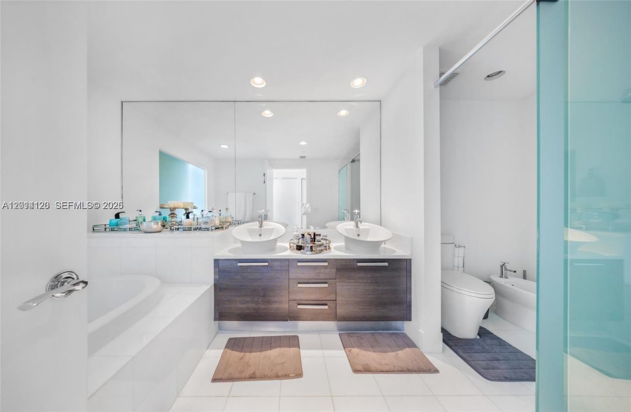 2950 NE 188th St, Unit 547, Aventura, FL 33180 Photo