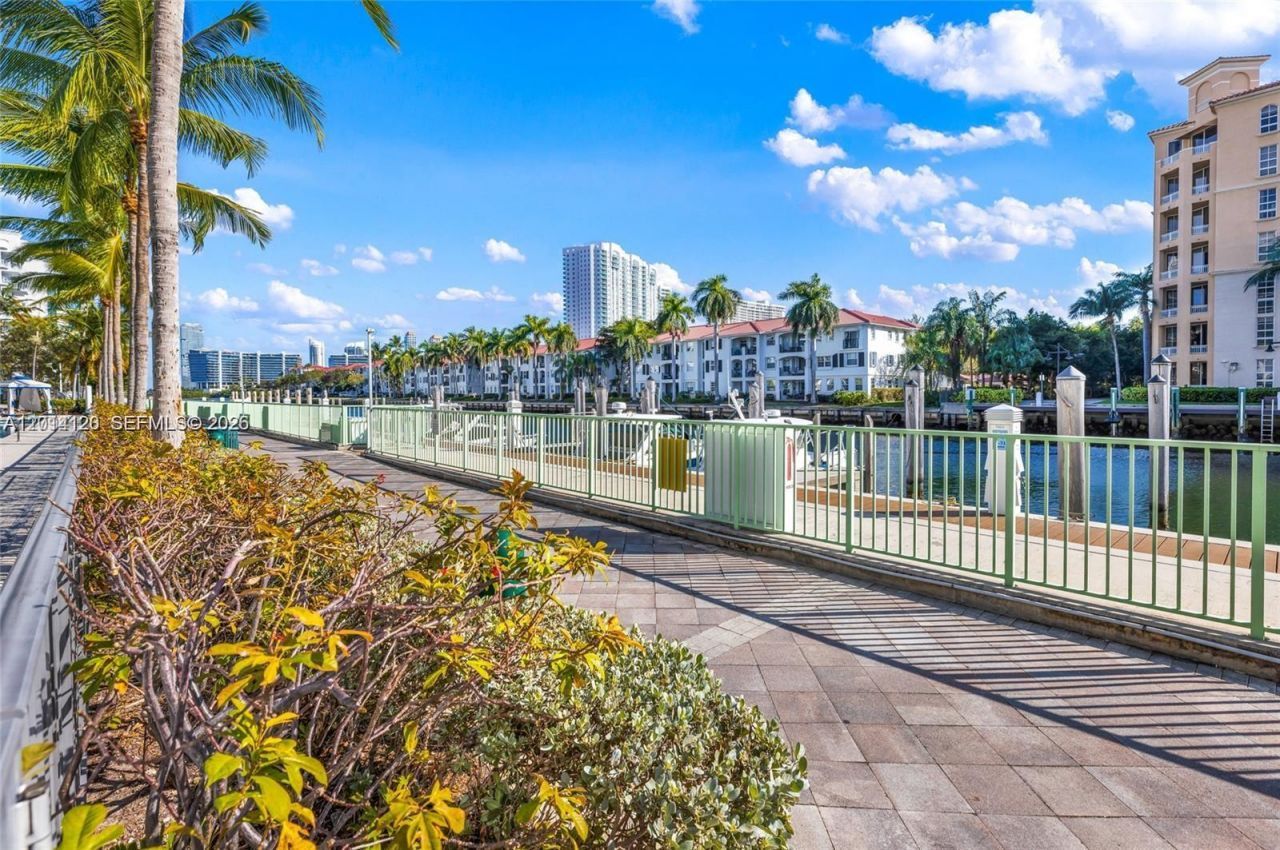 2950 NE 188th St, Unit 547, Aventura, FL 33180 Photo