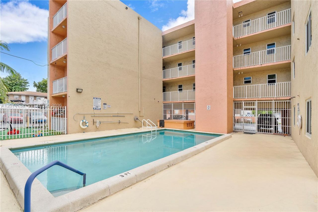 2400 NW 16th St Rd , Miami, FL 33125 Photo
