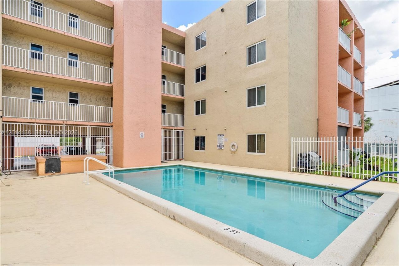 2400 NW 16th St Rd , Miami, FL 33125 Photo