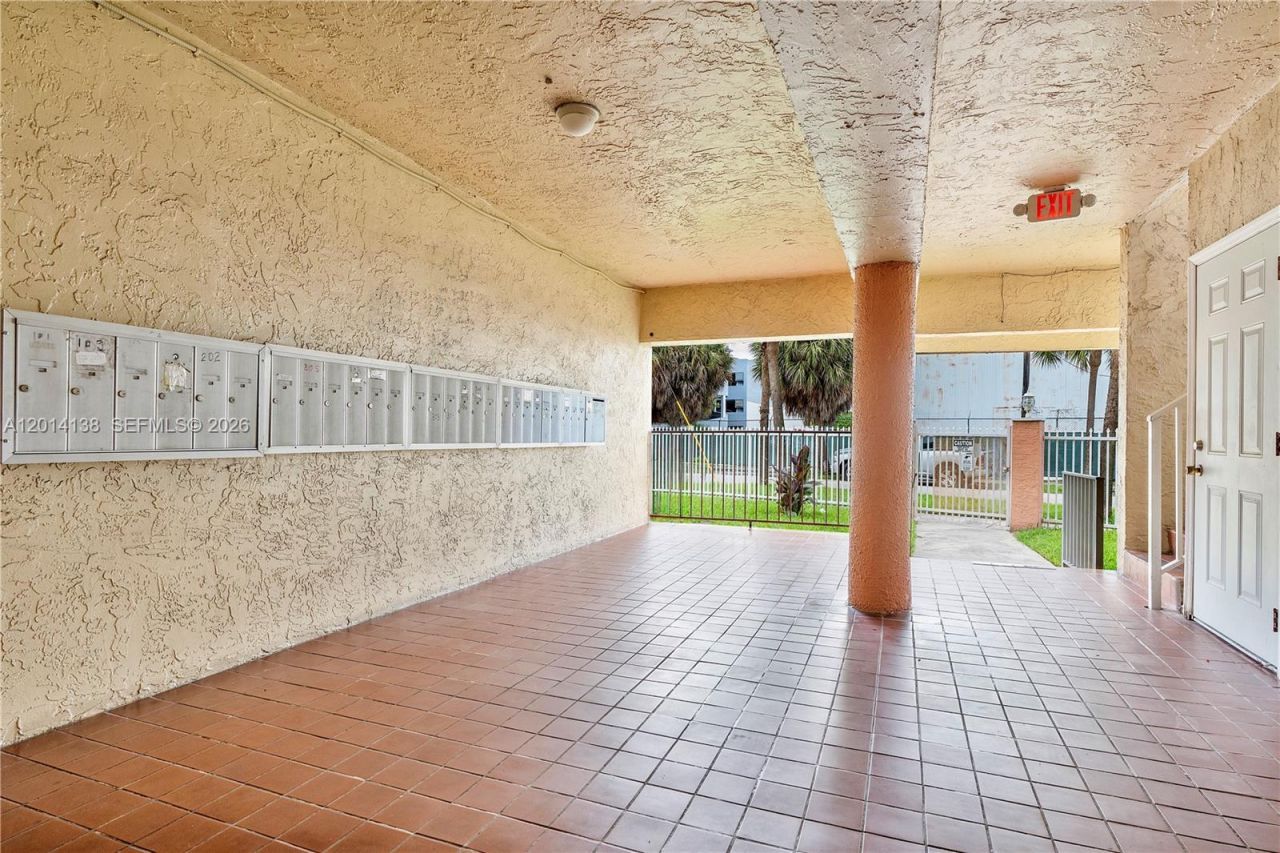 2400 NW 16th St Rd , Miami, FL 33125 Photo