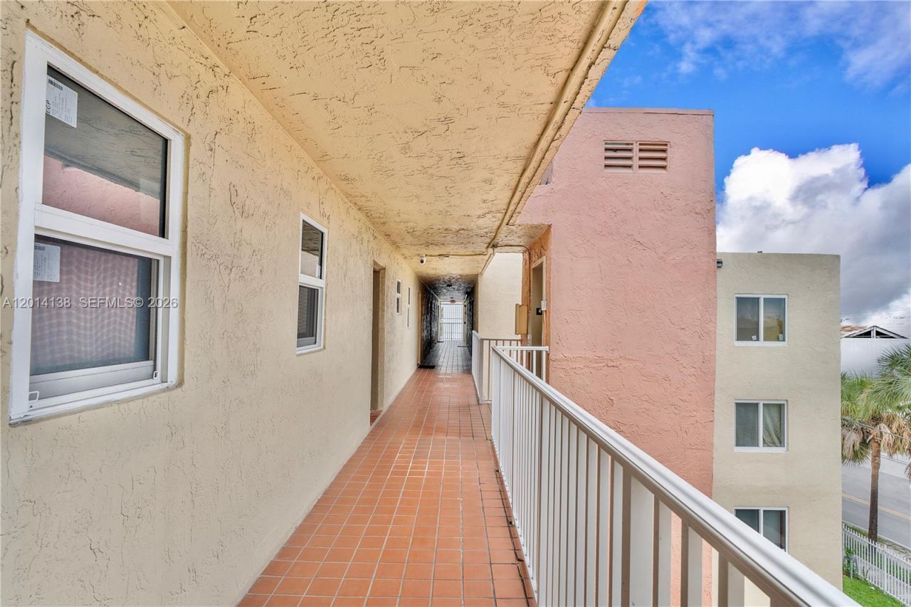 2400 NW 16th St Rd , Miami, FL 33125 Photo