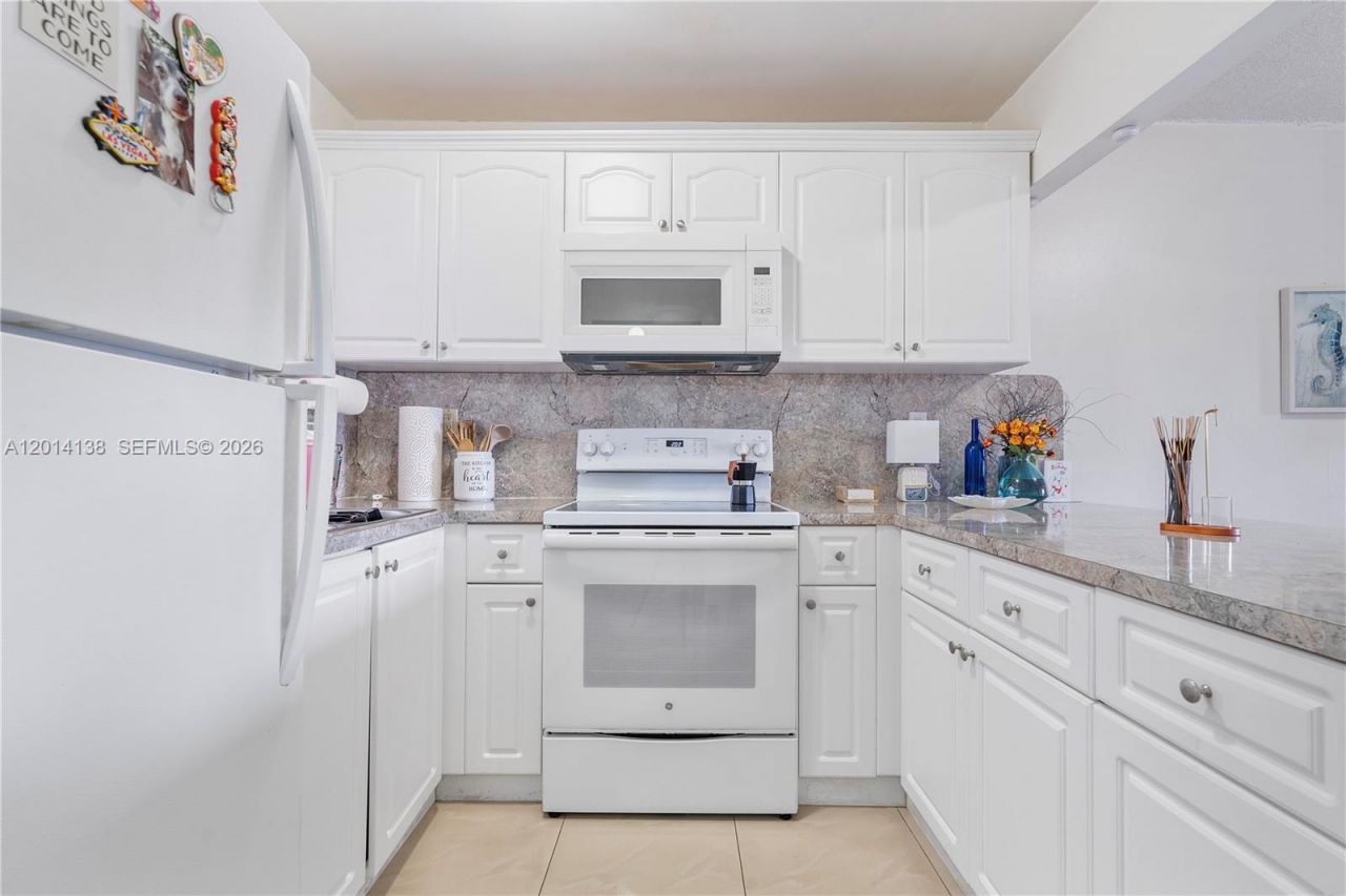 2400 NW 16th St Rd , Miami, FL 33125 Photo