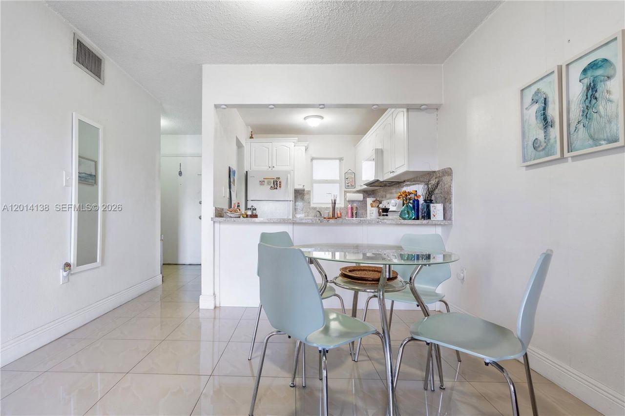 2400 NW 16th St Rd , Miami, FL 33125 Photo