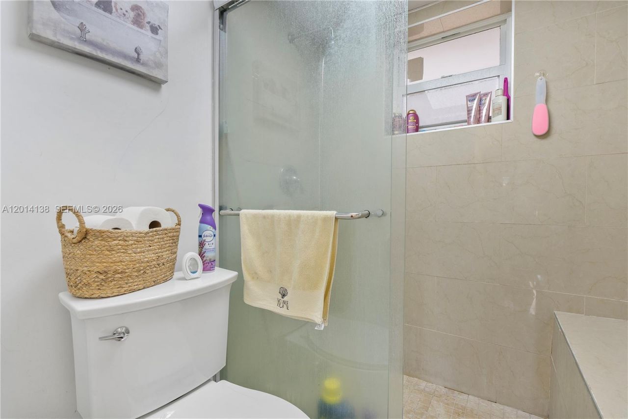 2400 NW 16th St Rd , Miami, FL 33125 Photo