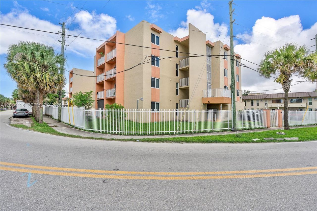 2400 NW 16th St Rd , Miami, FL 33125 Photo
