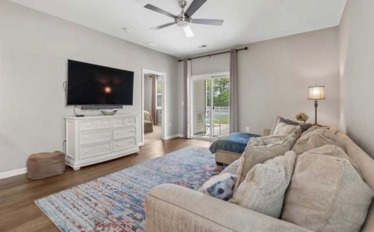 542 Hay Hill Ln. Photo 10