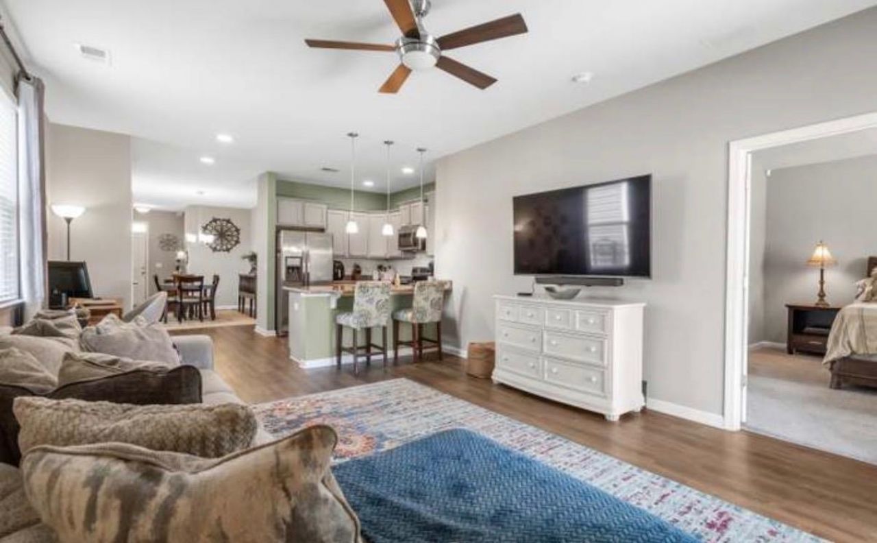 542 Hay Hill Ln. Photo 9