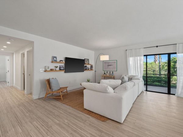 11355 Pond View Drive, Unit D104, Wellington, FL 33414
