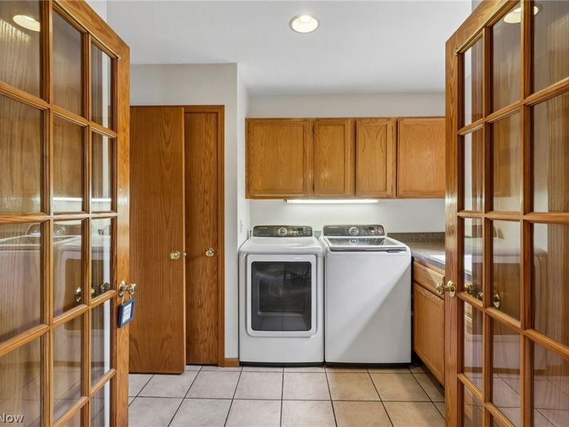 19829 Marks Road , Strongsville, OH 44149 Photo 15