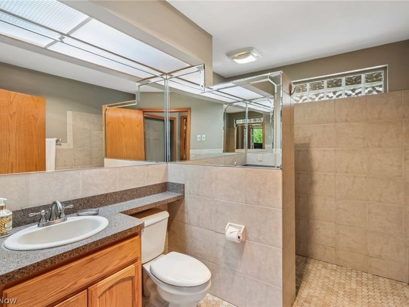 19829 Marks Road , Strongsville, OH 44149 Photo 22