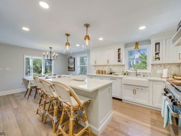 7 Meadow Rd, Chatham, NJ 07928