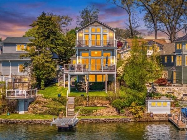27 S Bertrand Rd, Mount Arlington, NJ 07856