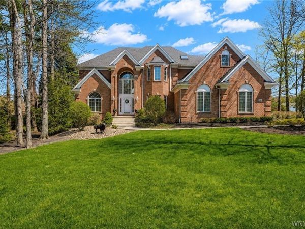 36 Lakeridge Drive, Orchard Park, NY 14127
