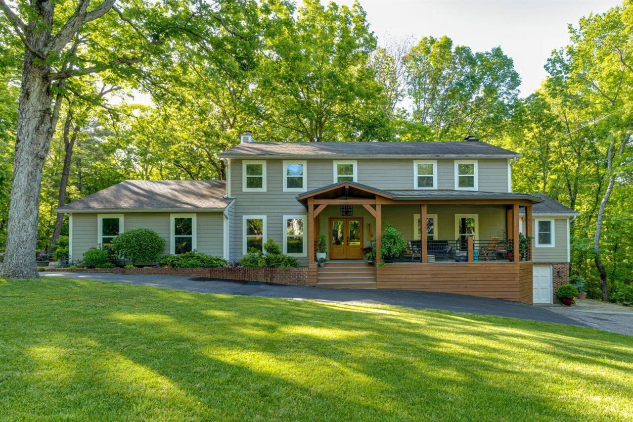 917 Shady Circle, Signal Mountain, TN 37377 Main Photo