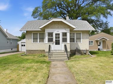 2032 N 65th Avenue , Omaha, NE 68104