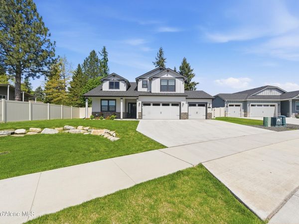 641 Ripatti WAY , Hayden, ID 83835