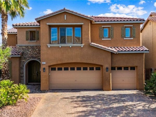 3913 San Esteban Avenue , North Las Vegas, NV 89084