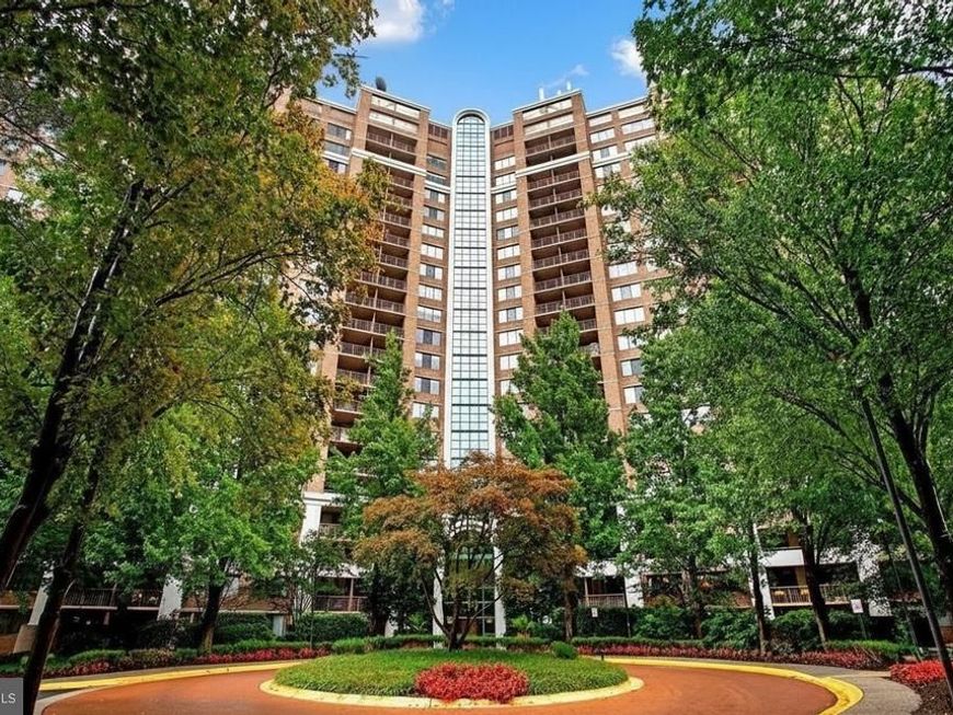10101 Grosvenor Place, Unit 1804, Rockville, MD 20852 Main Photo