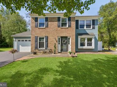 9 HUNTINGTON COURT, MARLTON, NJ 08053