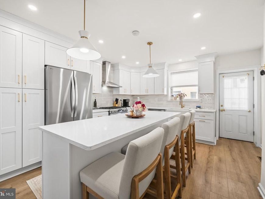 2061 Saint Albans Street, Philadelphia, PA 19146 Main Photo