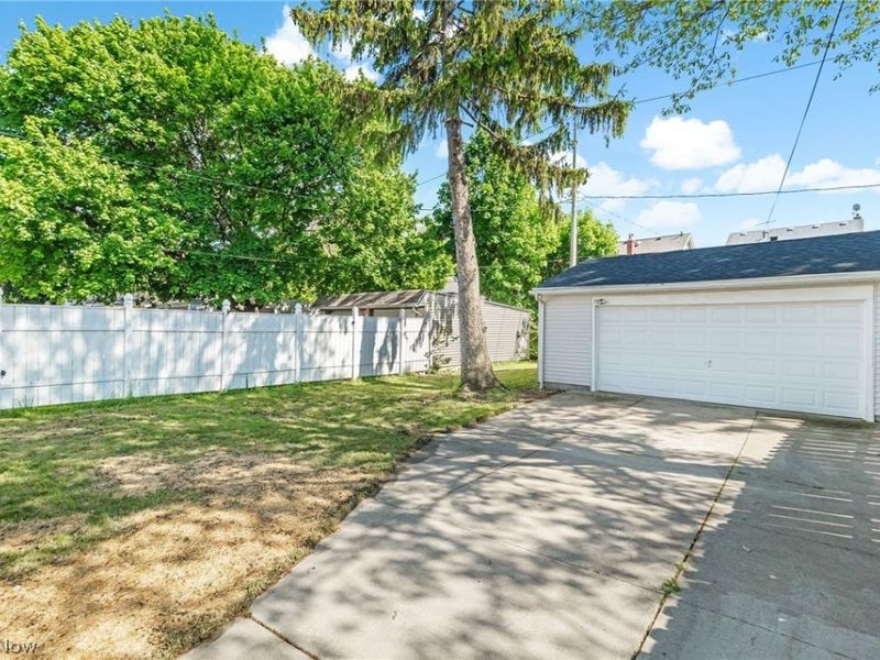 10421 Linnet Avenue , Cleveland, OH 44111 Photo 30