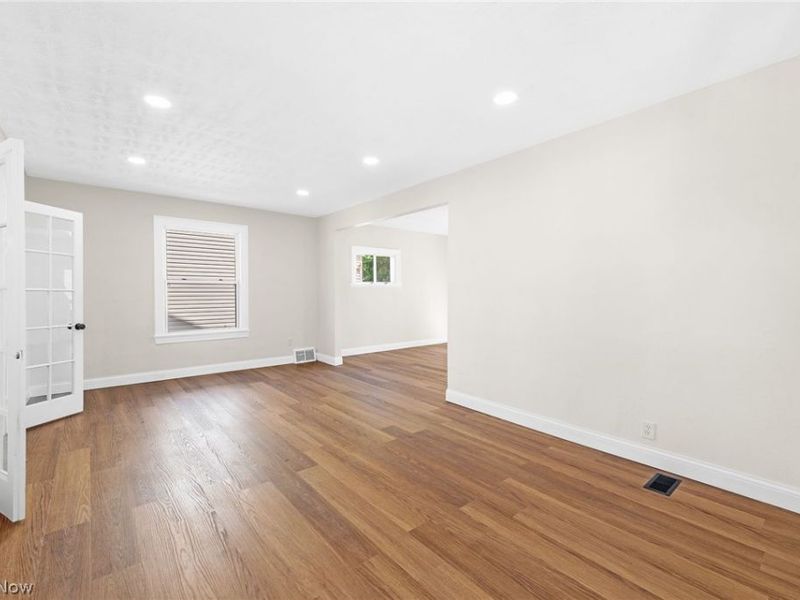 10421 Linnet Avenue , Cleveland, OH 44111 Photo 5