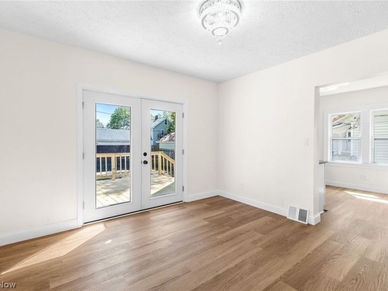 10421 Linnet Avenue , Cleveland, OH 44111 Photo 7