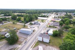 109 E Main St. photo 4