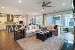 1524 Pershing Loop  photo 4
