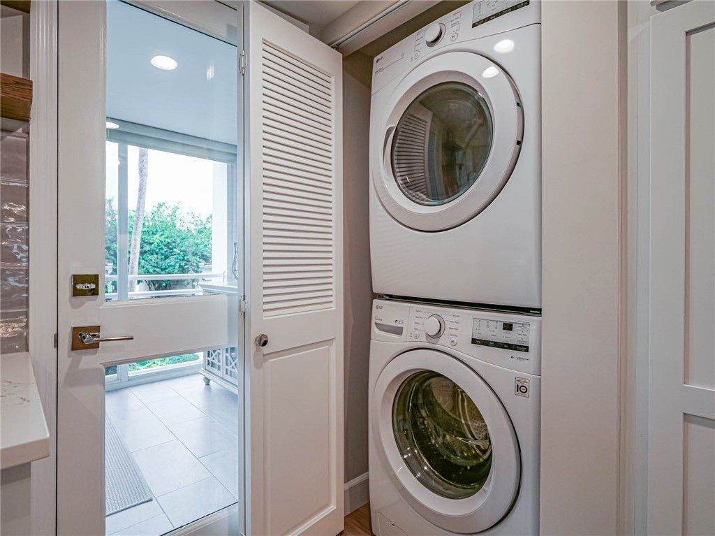 8444 Oceanside Drive, Unit D12, Vero Beach, FL 32963 Photo