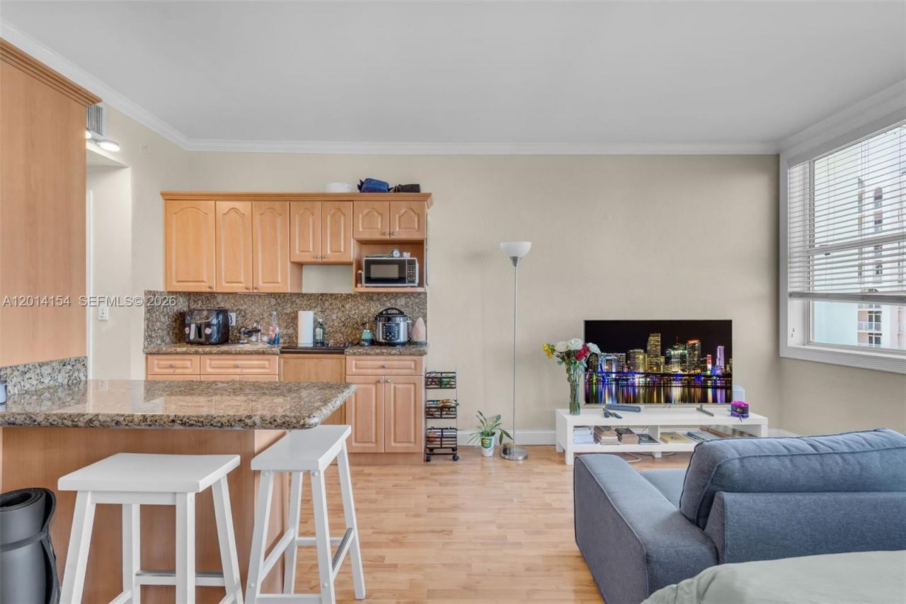 700 Biltmore Way , Unit 915, Coral Gables, FL 33134 Photo