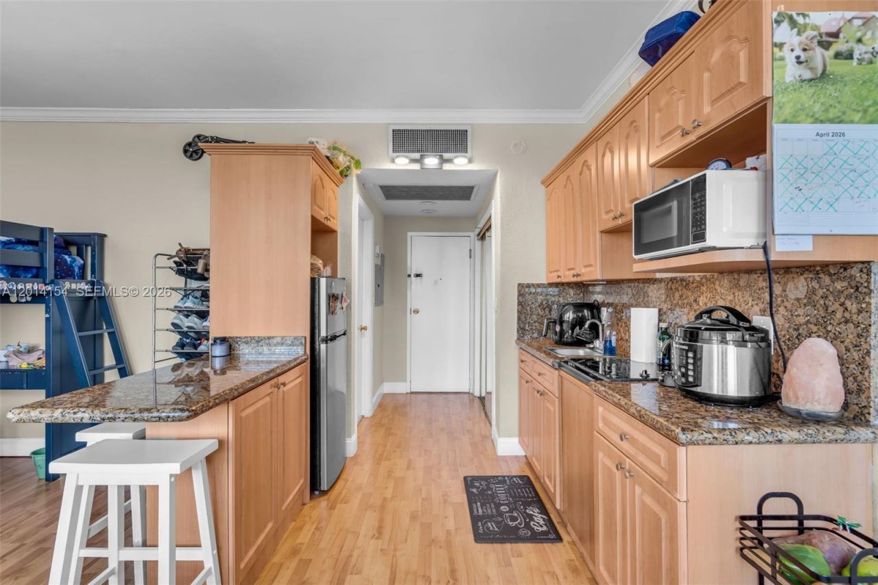 700 Biltmore Way , Unit 915, Coral Gables, FL 33134 Photo