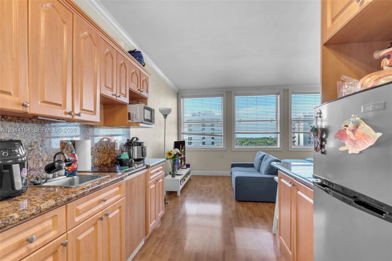 700 Biltmore Way , Unit 915, Coral Gables, FL 33134 Photo