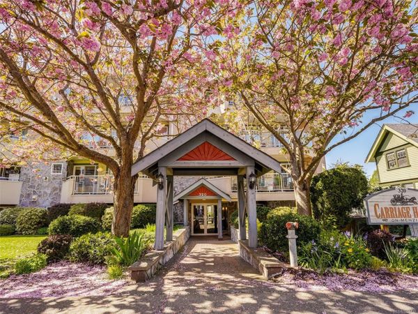 320 Menzies St , Unit 202, Victoria, BC V8V 2G9