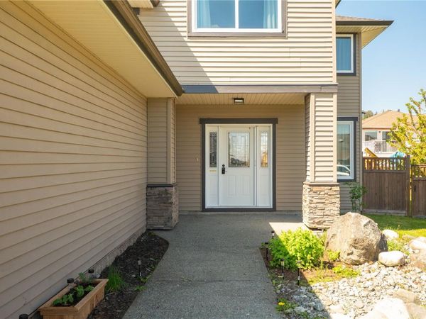 525 Ballou Pl , Ladysmith, BC V9G 2C7